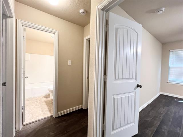Building Photo - 660 River Garden Dr
