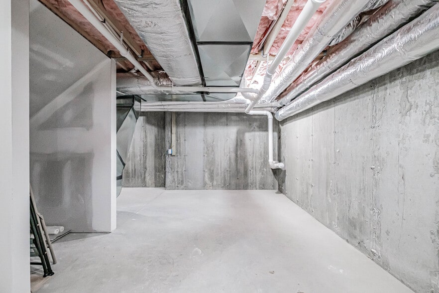 Building Photo - 12 Paulsen Dr