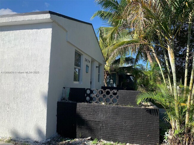 Building Photo - 2424 NW 44th St