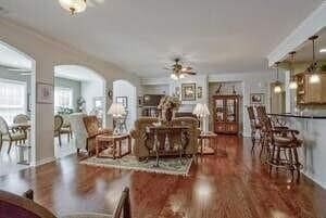 Building Photo - 232 Begonia Ct