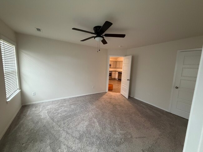 Building Photo - 515 Ashwood St