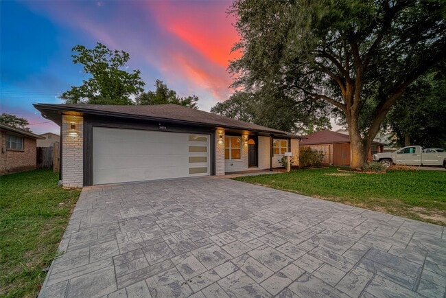 Building Photo - 9614 Hammerly Blvd