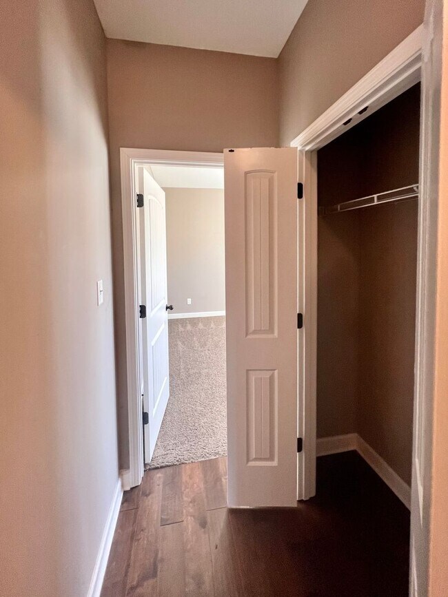 Building Photo - GlenCove9124