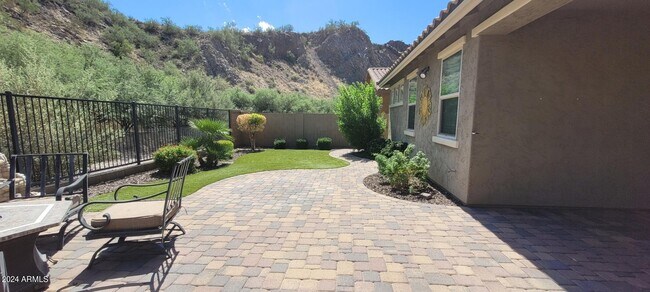 Building Photo - 27057 N Skipping Rock Rd