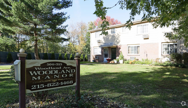 Building Photo - Woodland Manor Apartments