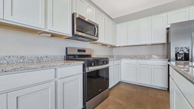 Building Photo - Brand new home!  Convenient to the 303 freeway!