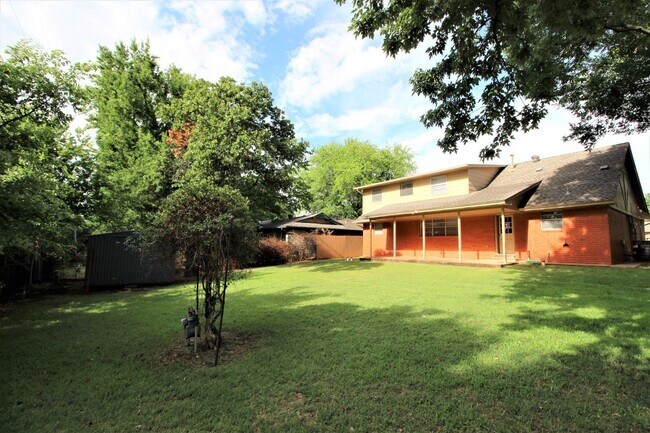 Building Photo - 2602 Michael Dr