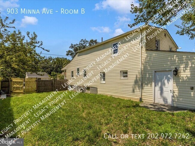 Building Photo - 903 Minna Ave