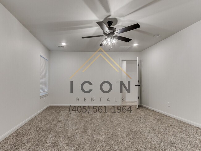 Building Photo - 5001 SE 86th St