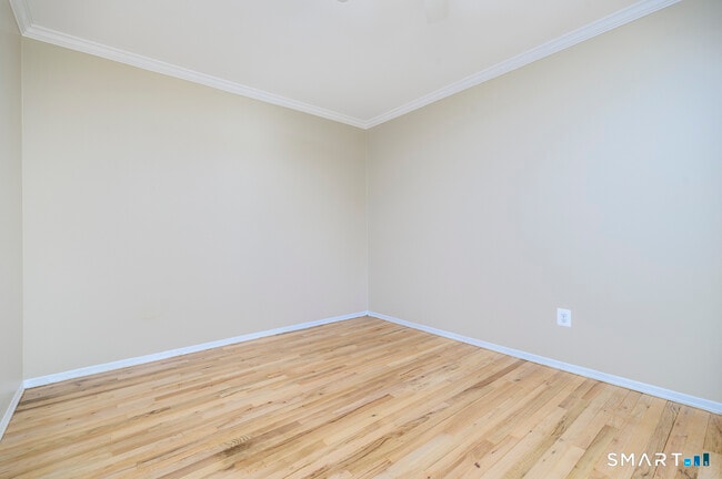 Building Photo - 398 Courtland Ave