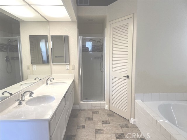 Building Photo - 2985 Amber Dr
