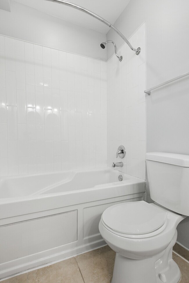 Building Photo - 7730 N Ashland Ave