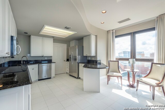 Building Photo - 7701 Wurzbach Rd