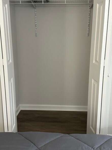 Building Photo - 100 Brierwood Dr