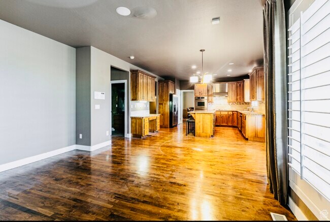 Building Photo - 9728 Quartzridge Dr