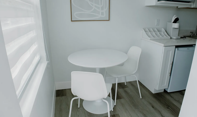 Building Photo - Fully Furnished Studio Apartment!