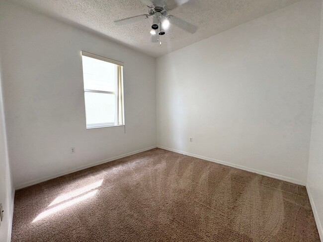 Building Photo - Fantastic Lake Nona area 4 BR 2 BA home in...