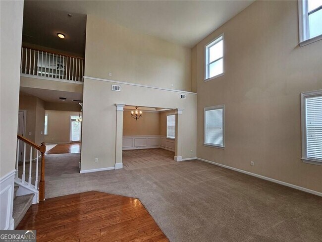 Building Photo - 3755 Long Lake Dr
