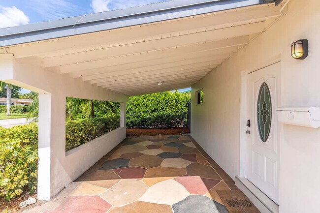 Building Photo - 6452 Custer St