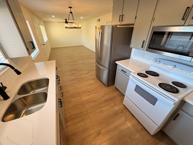 Building Photo - 0817