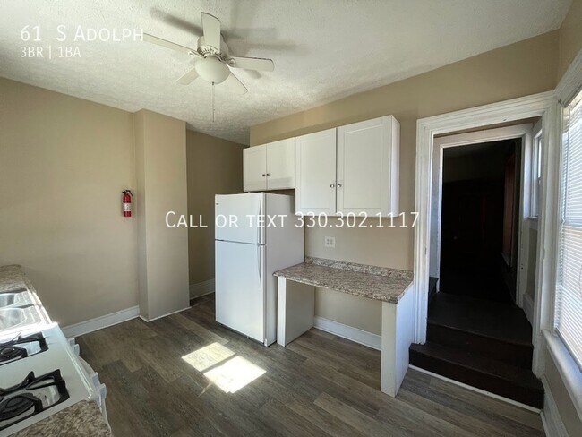 Building Photo - Three bedroom one bathroom duplex for rent