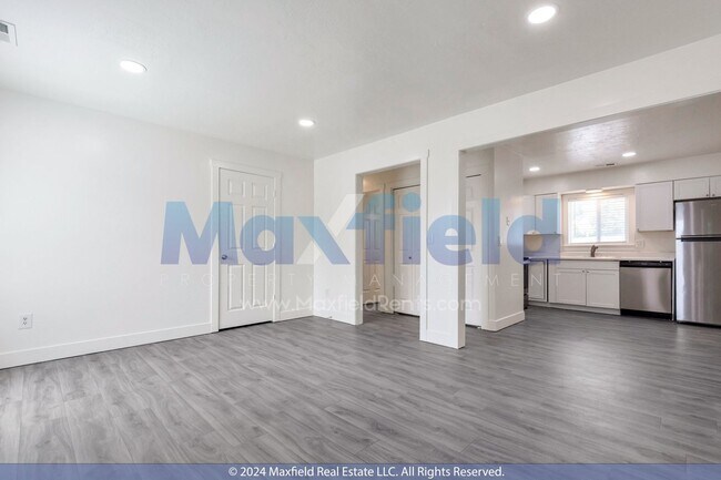 Building Photo - North Salt Lake 2 BD 1 BA Only $500 Deposi...