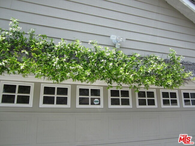 Building Photo - 24534 Stonegate Dr