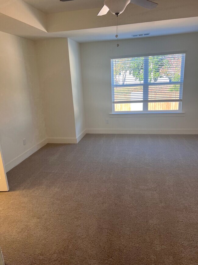 Building Photo - 6444 Scudders Dr