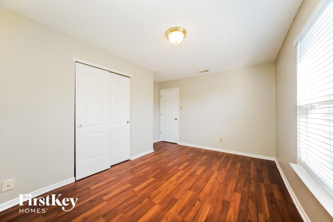Building Photo - 6405 Monteo Dr