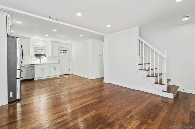 Building Photo - 405 Ruth St