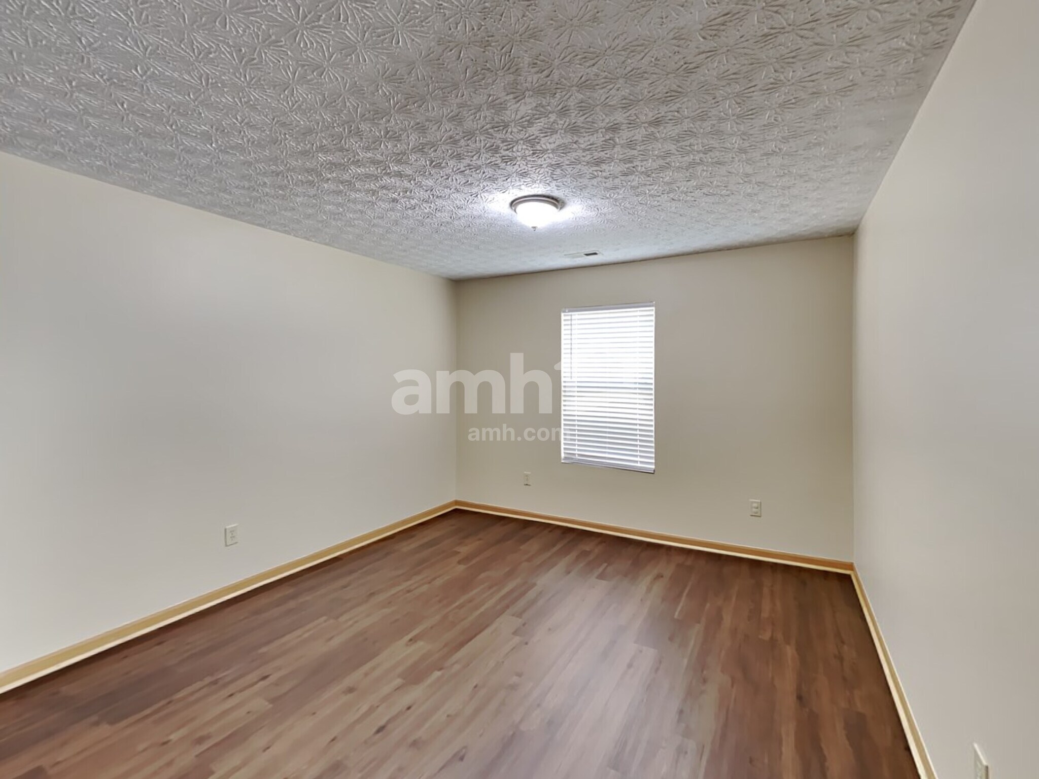 Building Photo - 5388 Englecrest Dr