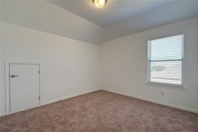 Building Photo - 113 Meadow Wood Cv