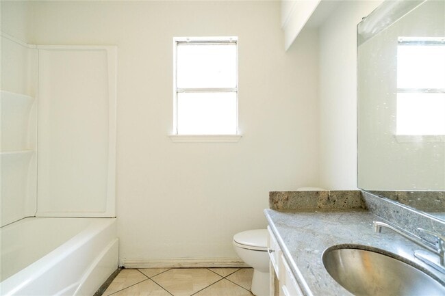 Building Photo - 12356 Newbrook Dr