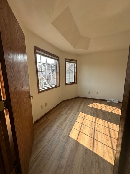 Building Photo - N511 Willowcrest Ct