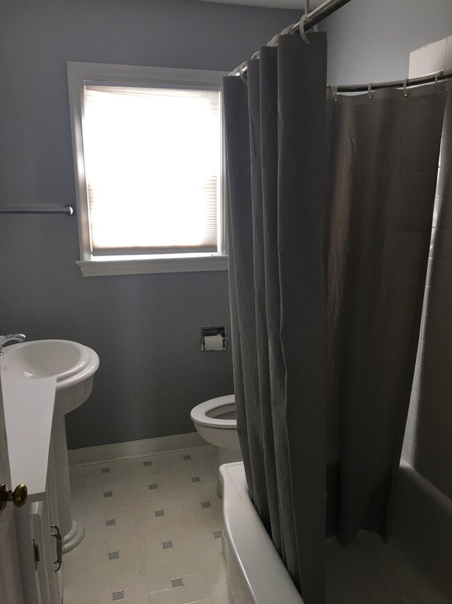 Building Photo - Beautiful, Unique 4 Bedroom Home for Rent