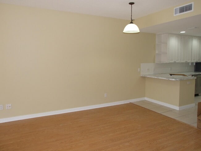 Building Photo - 181 Santa Barbara Way