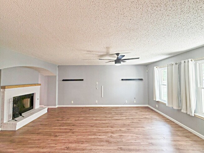 Building Photo - 1302 Whitegate