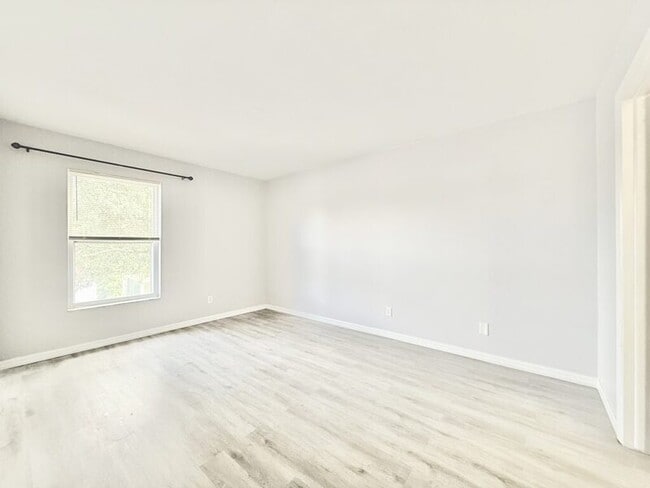 Building Photo - 1799 N Highland Ave