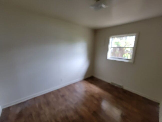 Building Photo - 2 Bedroom Apartment!