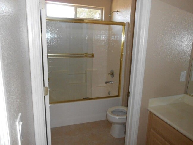 Building Photo - Cute Single Story Home in NW Gated Community