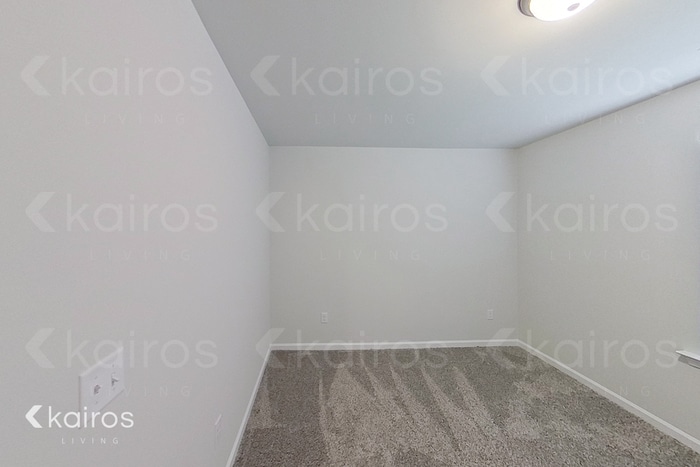 Building Photo - 203 Redwood Ct