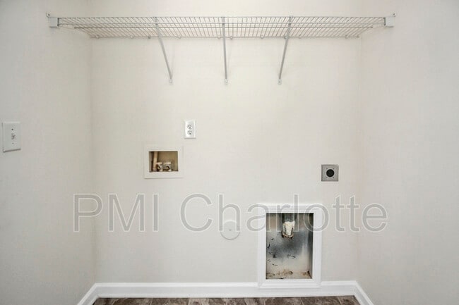 Building Photo - 1815 Butterfly Ln