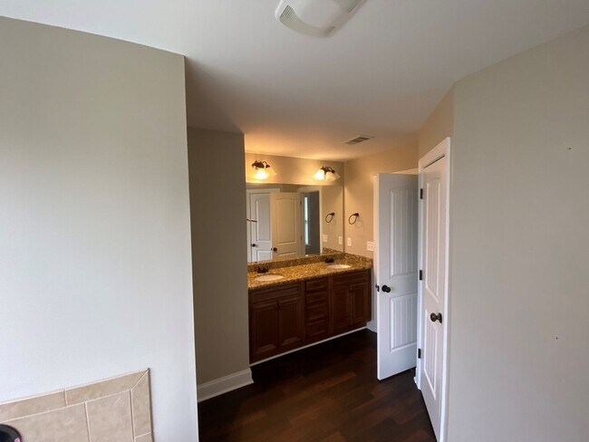 Building Photo - 3916 Griese Ln