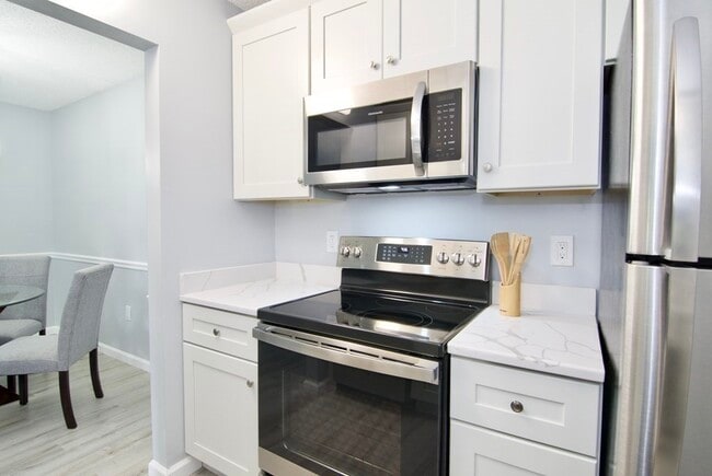 Building Photo - 22 Maple Crest Cir