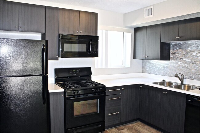 Interior Photo - 326 West Earll Drive NEW