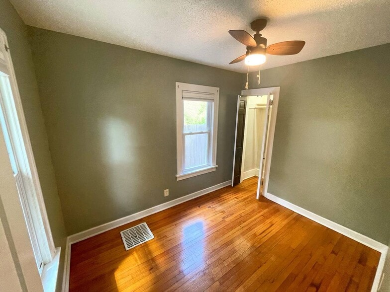 Bedroom - 4538 Colfax Ave N