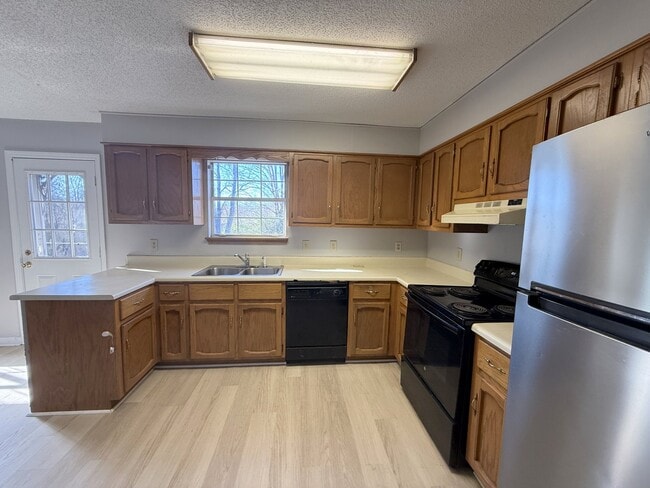 Building Photo - 13001 Virginia Ct