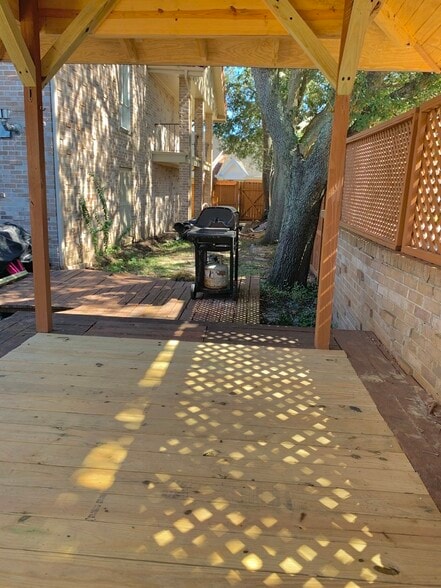 Building Photo - 3214 Continental Dr