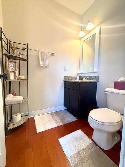 Building Photo - 1455 Mews Ct