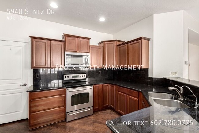Building Photo - 5948 S Inez Dr
